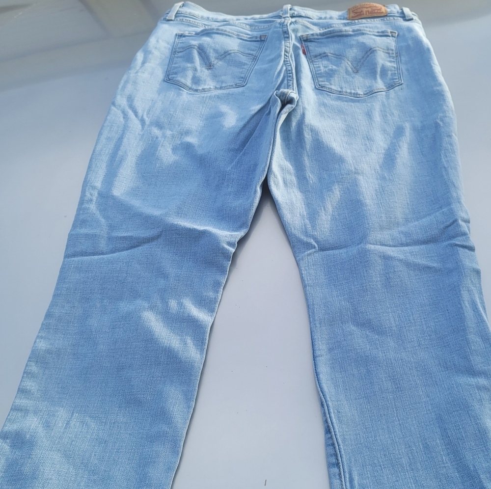 Levi Jeans - Picture 2 of 2